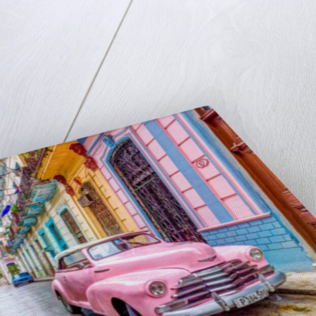 Vintage car in Havana by Assaf Frank